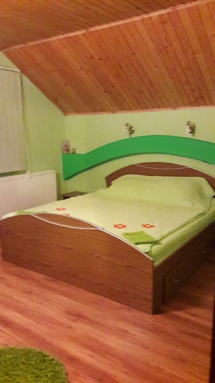 Casa De Vacanta Pârâul Rece Esterno foto