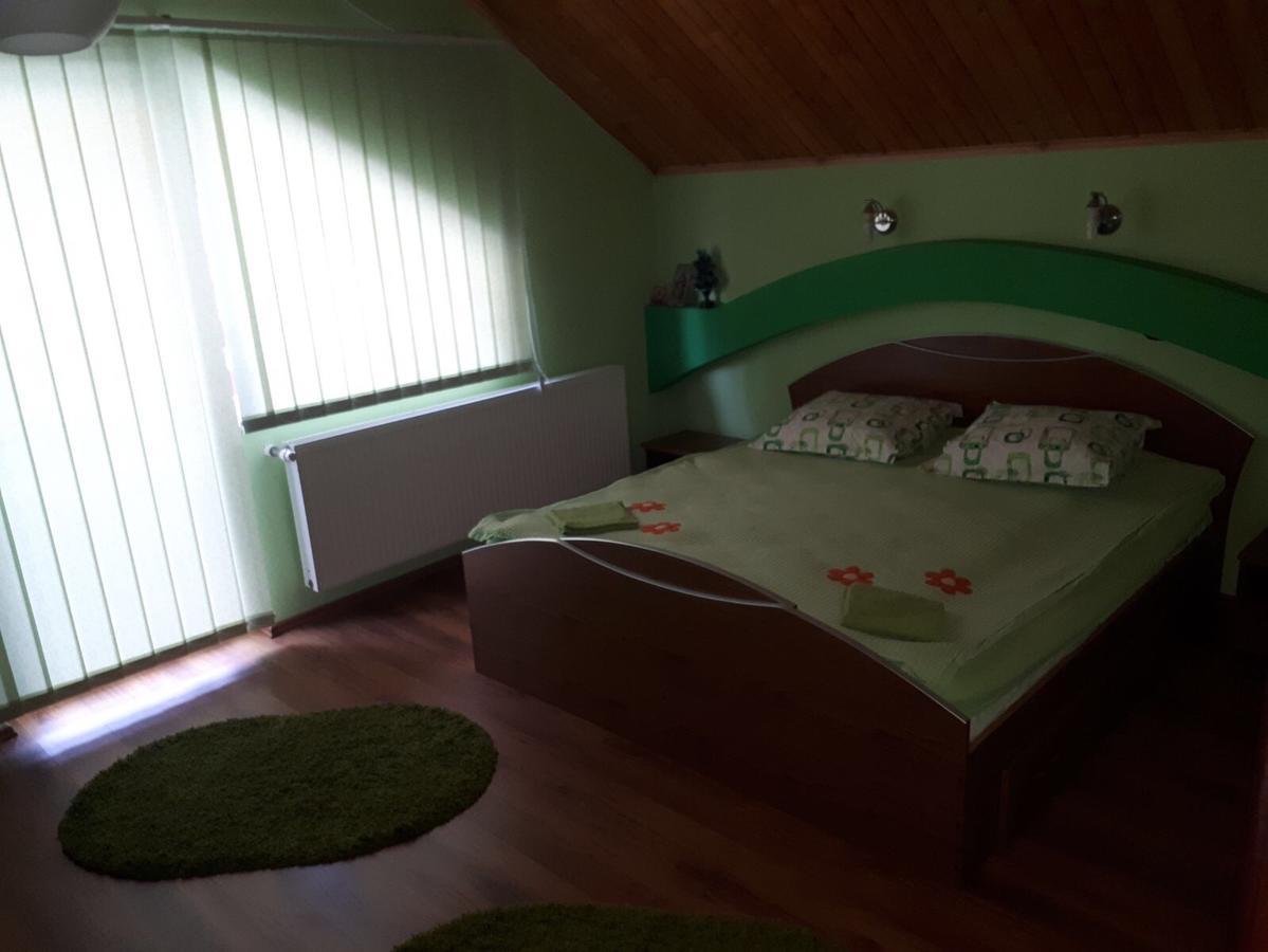 Casa De Vacanta Pârâul Rece Esterno foto