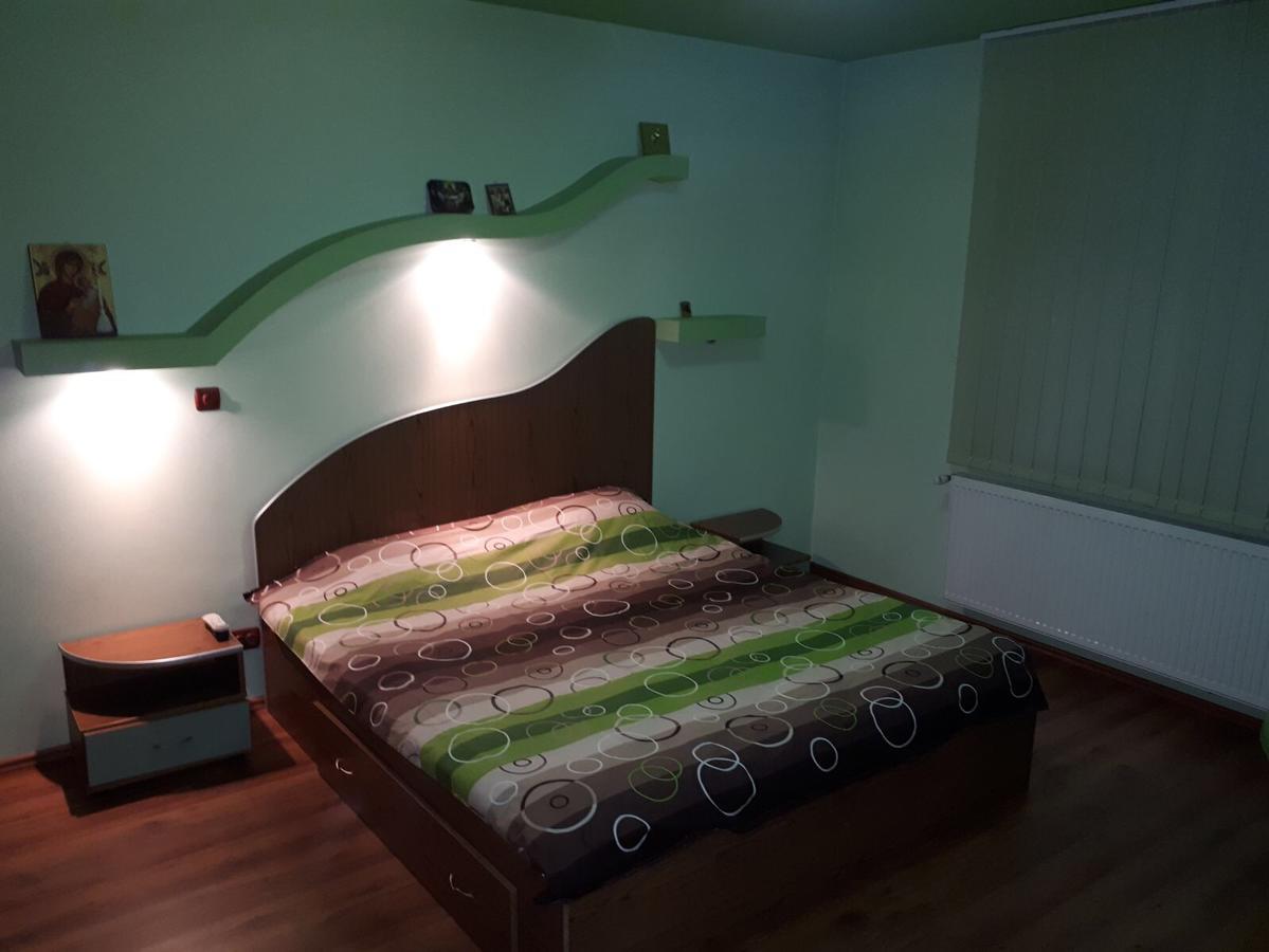 Casa De Vacanta Pârâul Rece Esterno foto